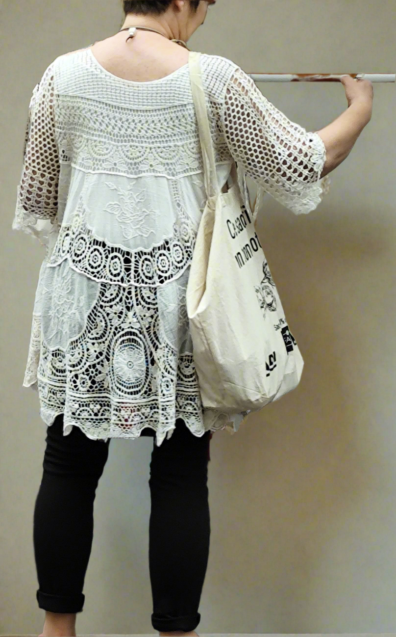 Robe tunique bohème crochet coton ,
Une taille unique qui convient à toutes les tailles et à tous les styles
