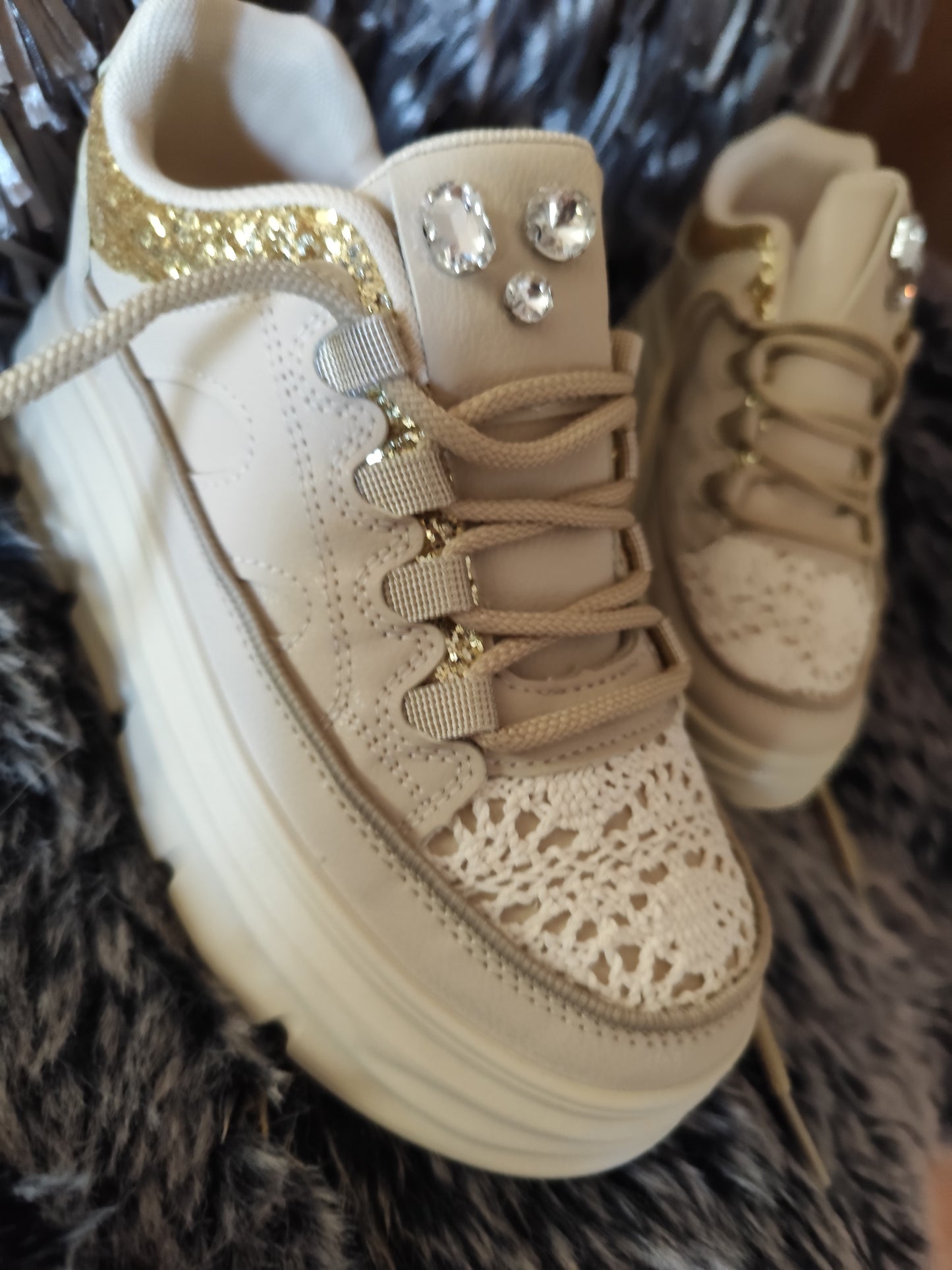 Chaussures basket talons compensés