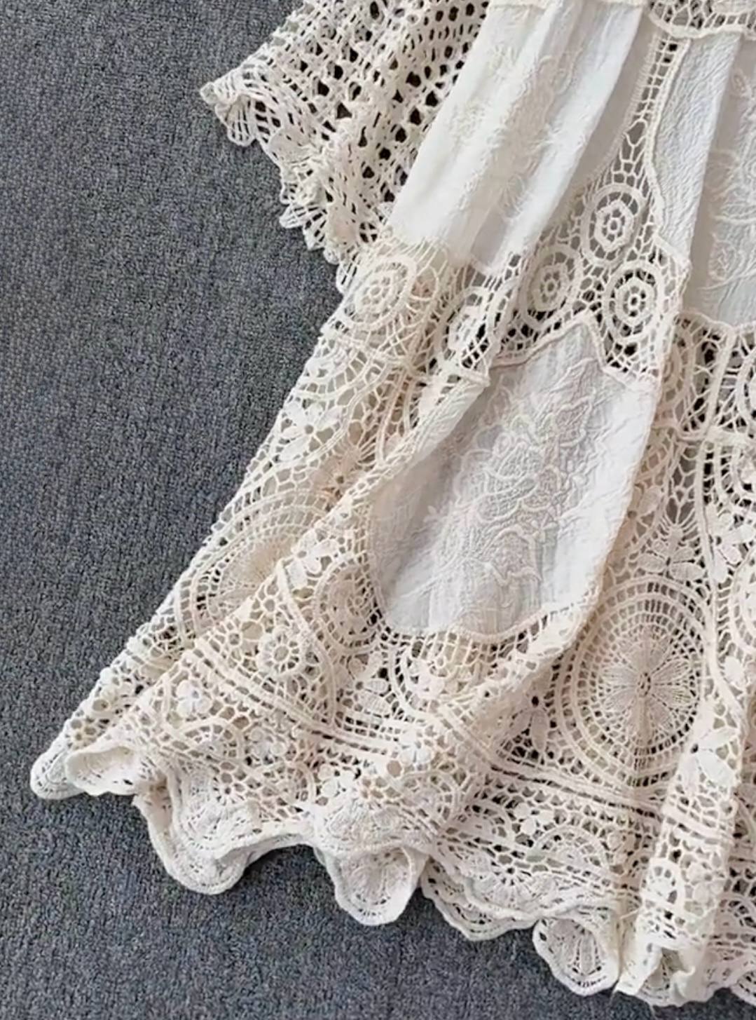 Robe tunique crochetée femme , Cible les consommatrices féminines.