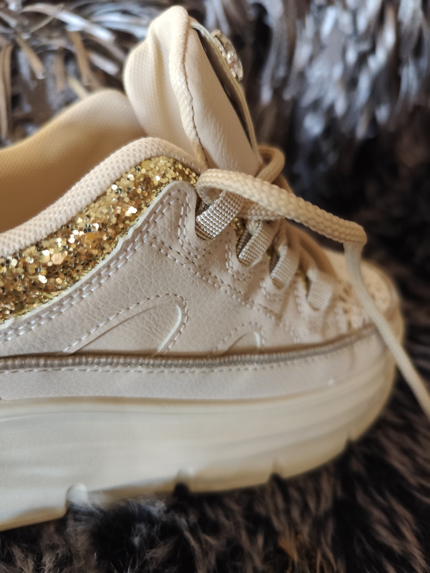 Chaussures basket compensées droit