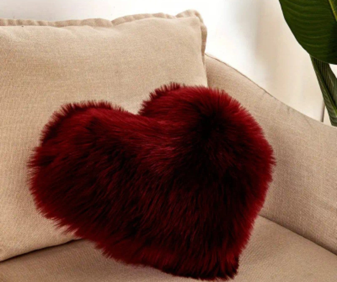 Coussin cœur en peluche