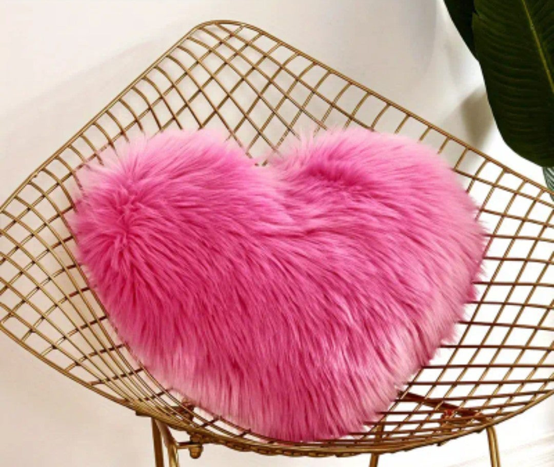 Coussin cœur en peluche