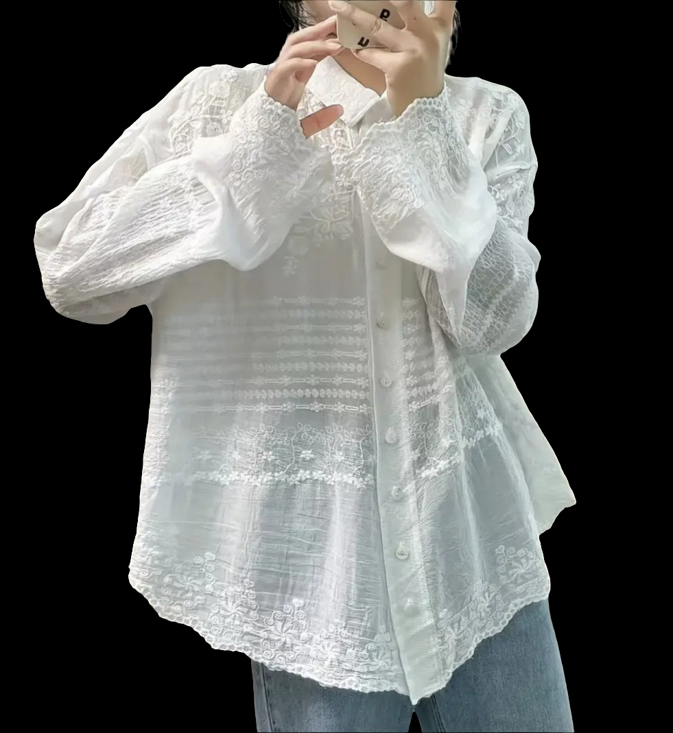 Cardigan brodé 

Pour un look plus élégant et féminin.