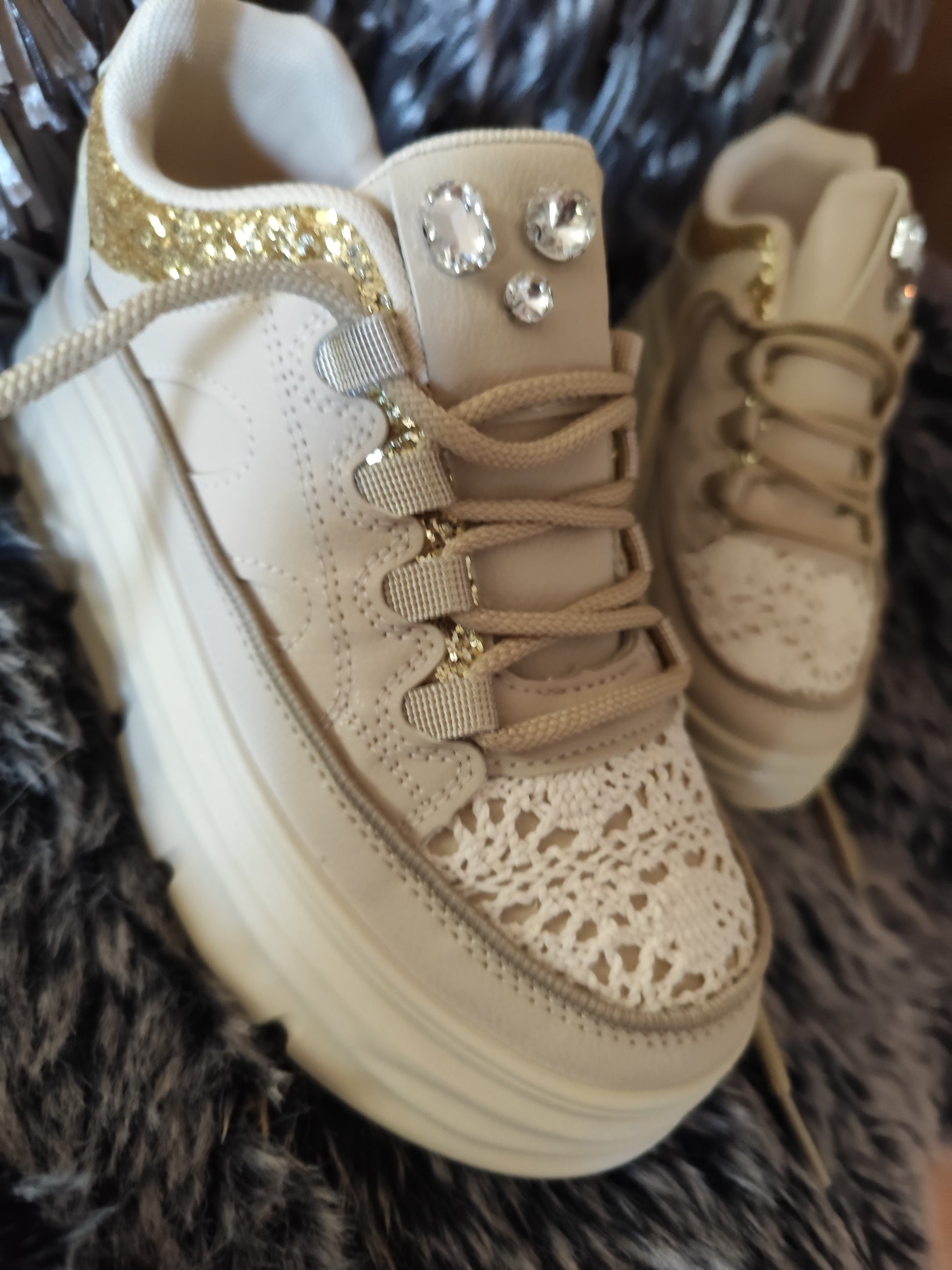 Chaussures basket talons compensés