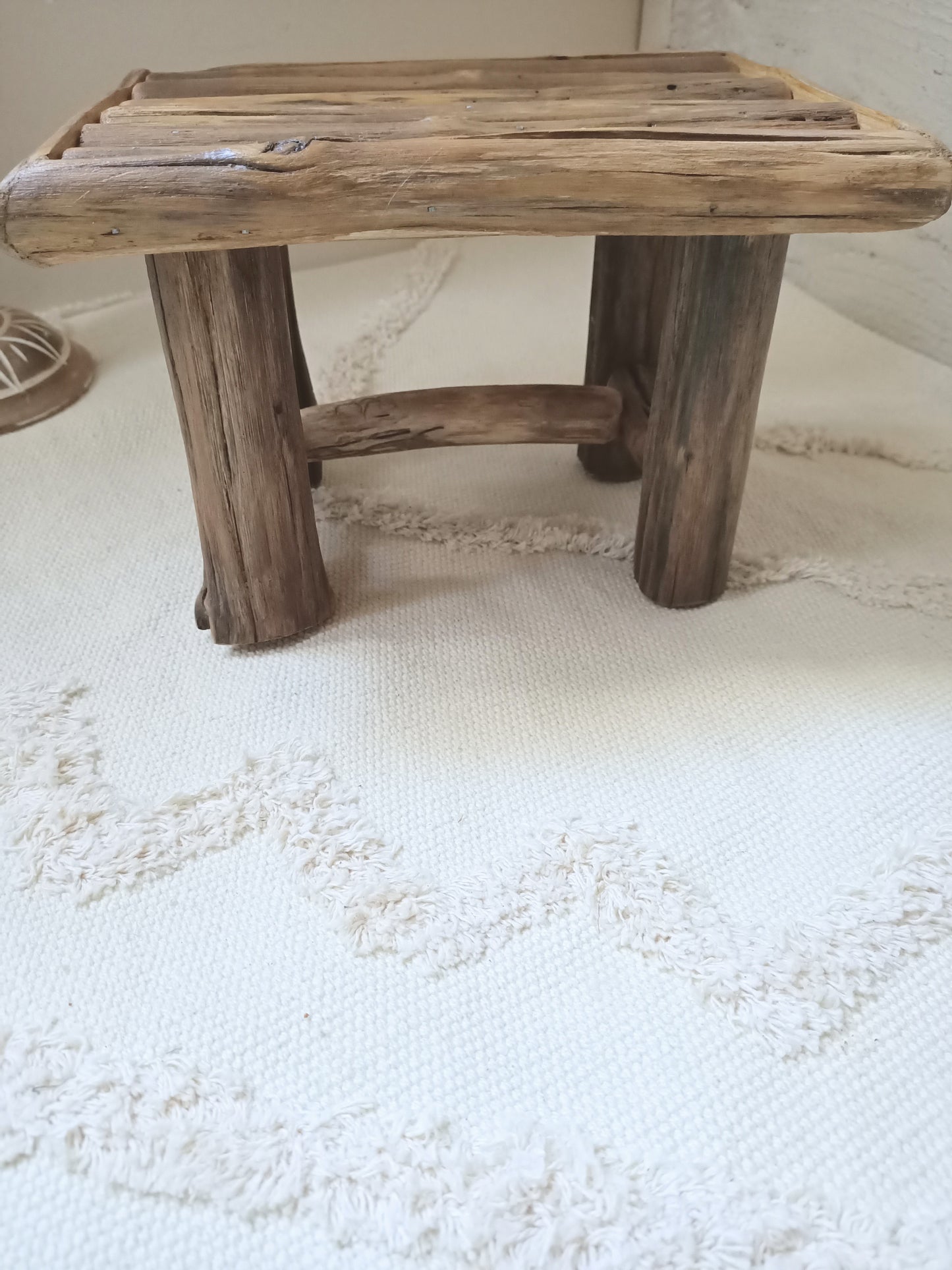 .Petit tabouret nordique