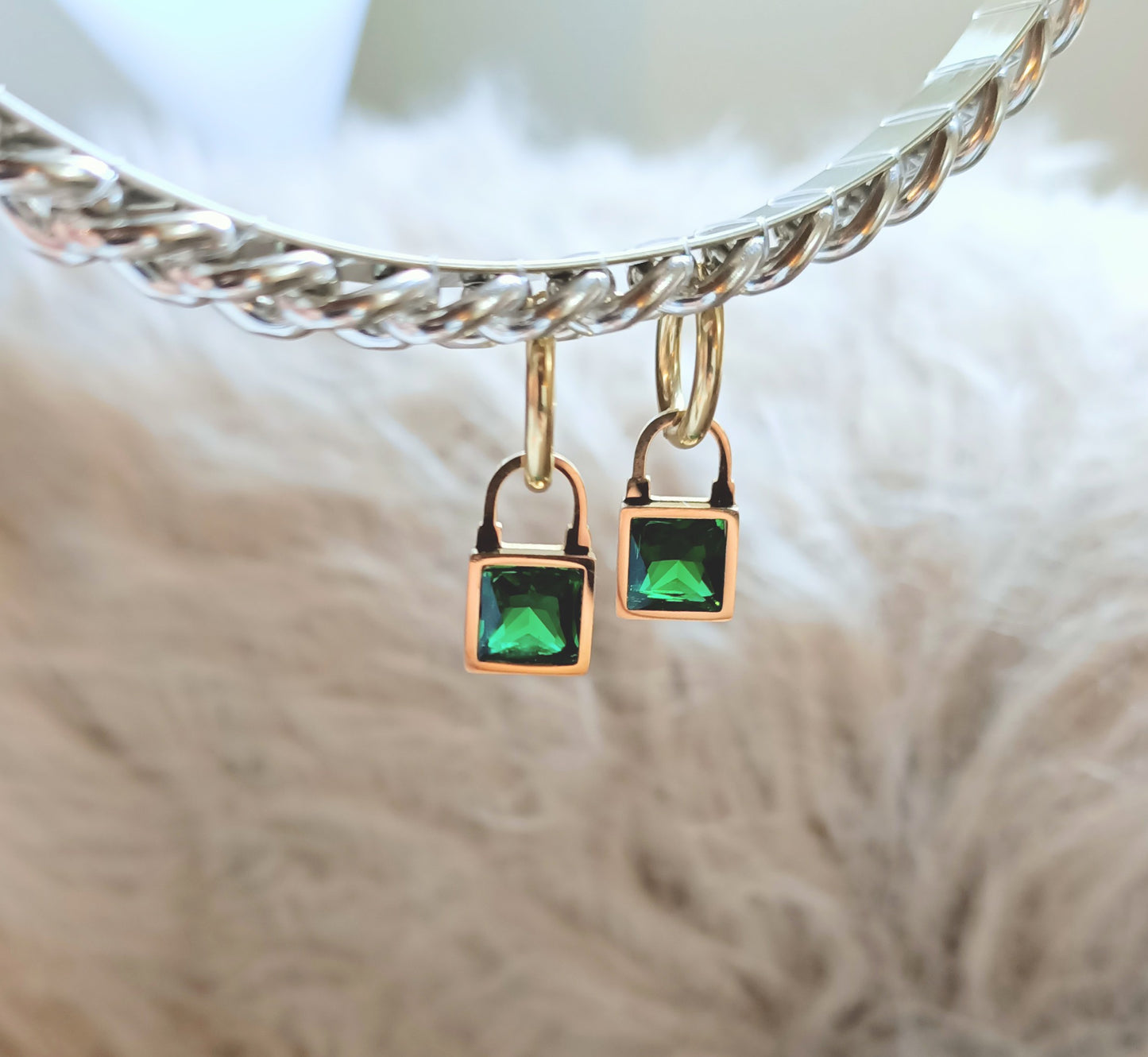 Boucles d'oreilles cadenas cristal zircon vert