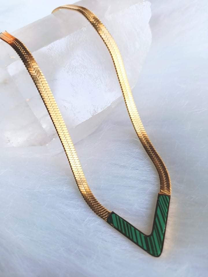 Collier V vert malachite