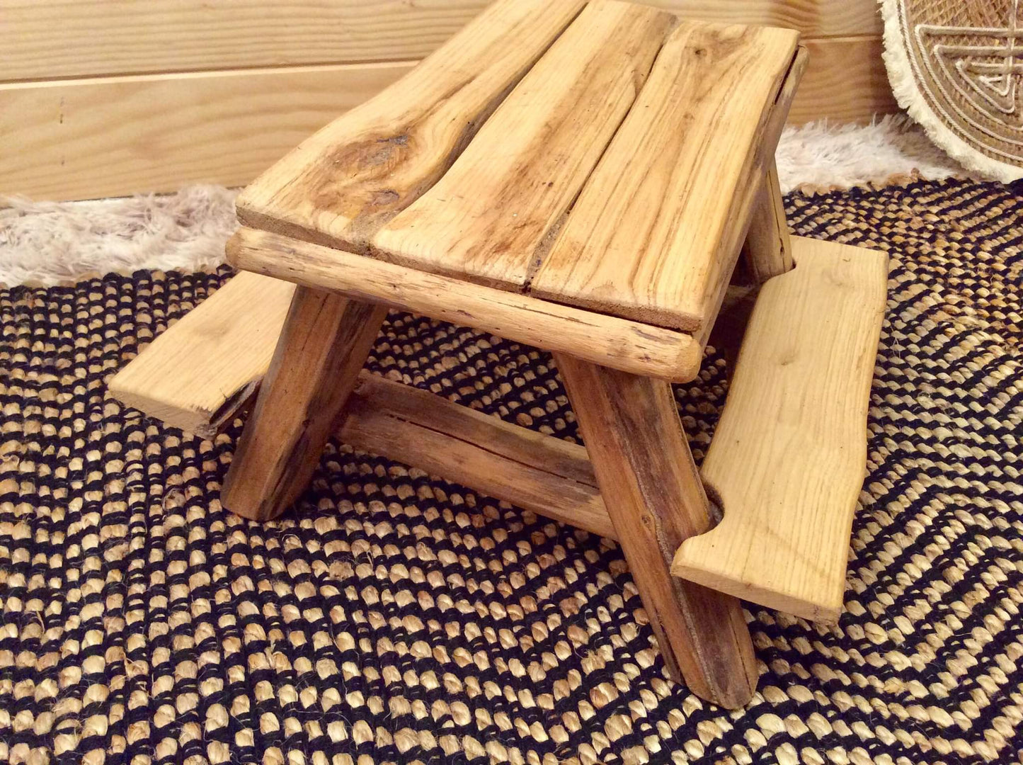 Tabouret en bois authentique