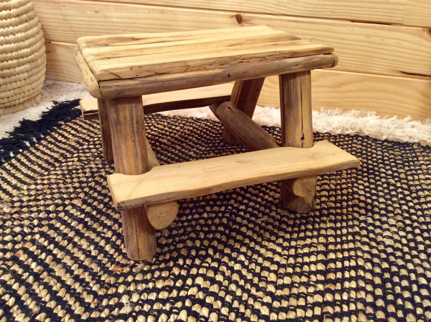 Tabouret en bois authentique